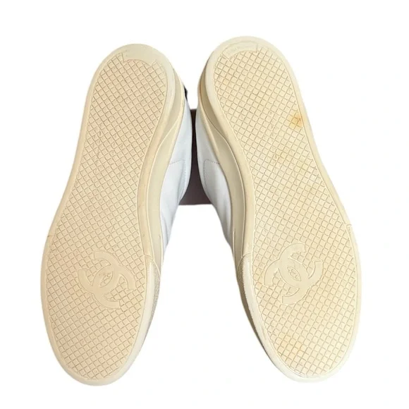 Chanel Leather Sneakers Size: EU 37
Color: White with cream sole
Made in Italy - Picture 6 of 7